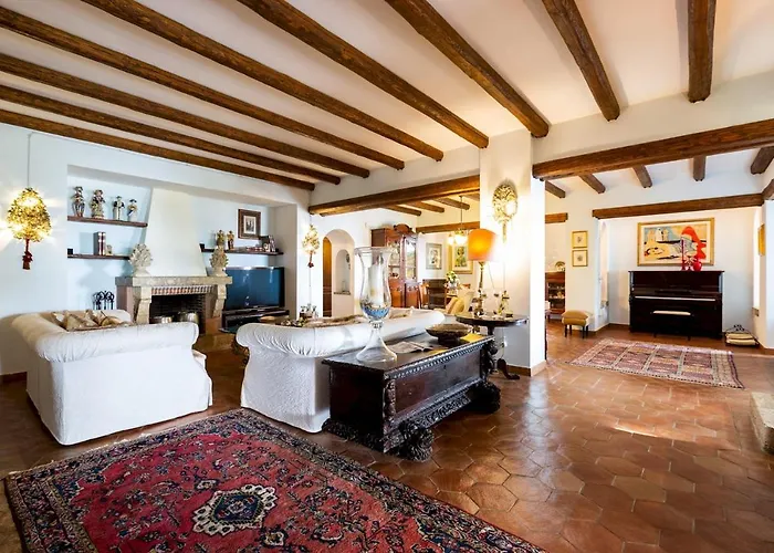 Alba 12, Emma Villa *